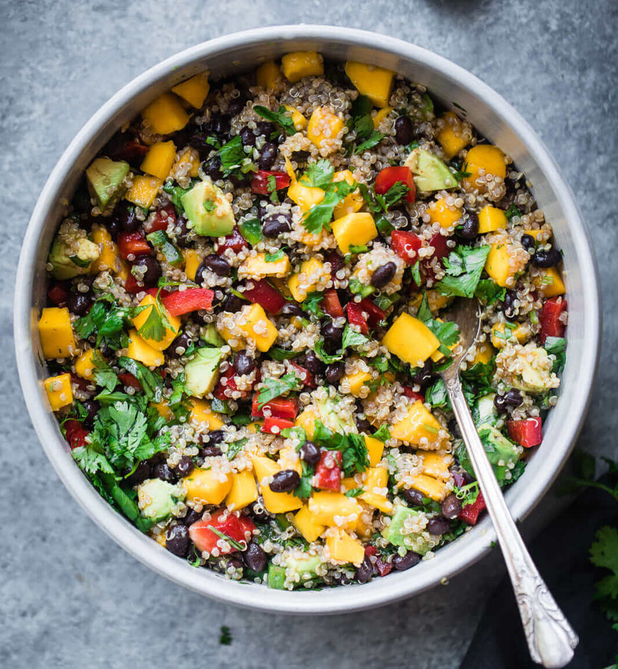 C'est l'heure de la recette... Salade Fiesta à la mangue, aux haricots noirs et au quinoa