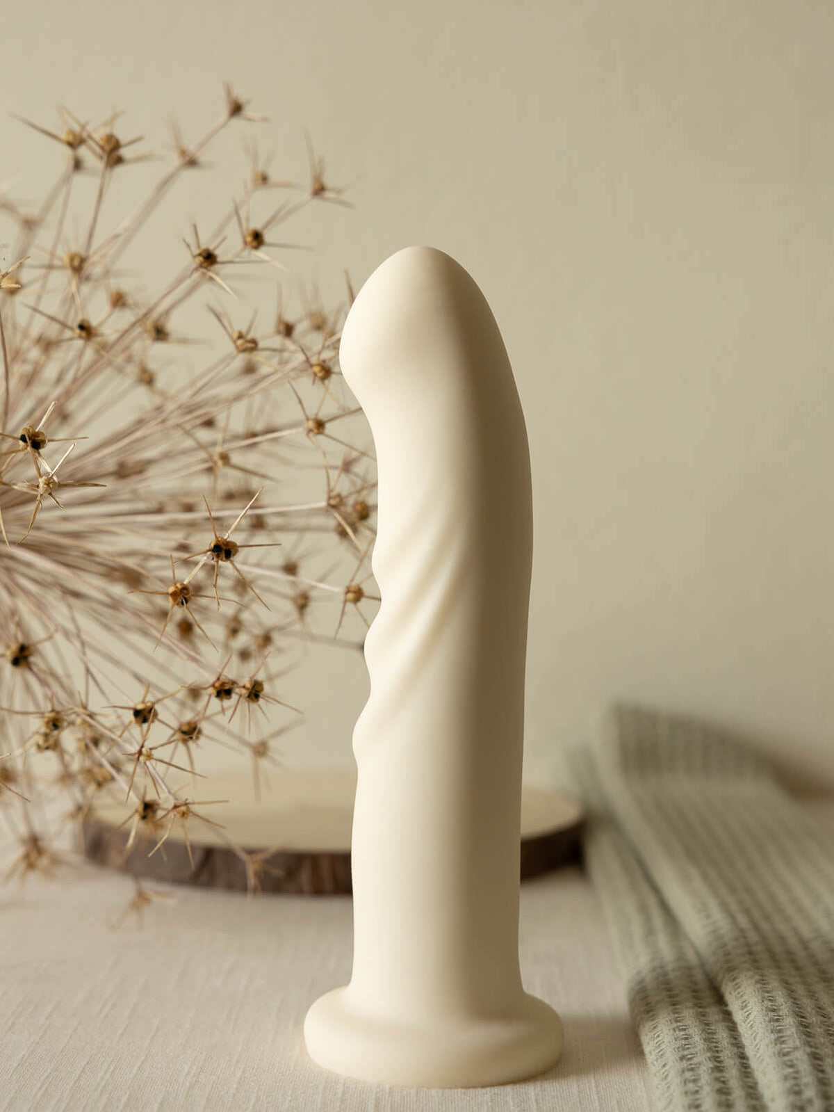 Dill-E | Suction Cup Thrusting Dildo with Vibration