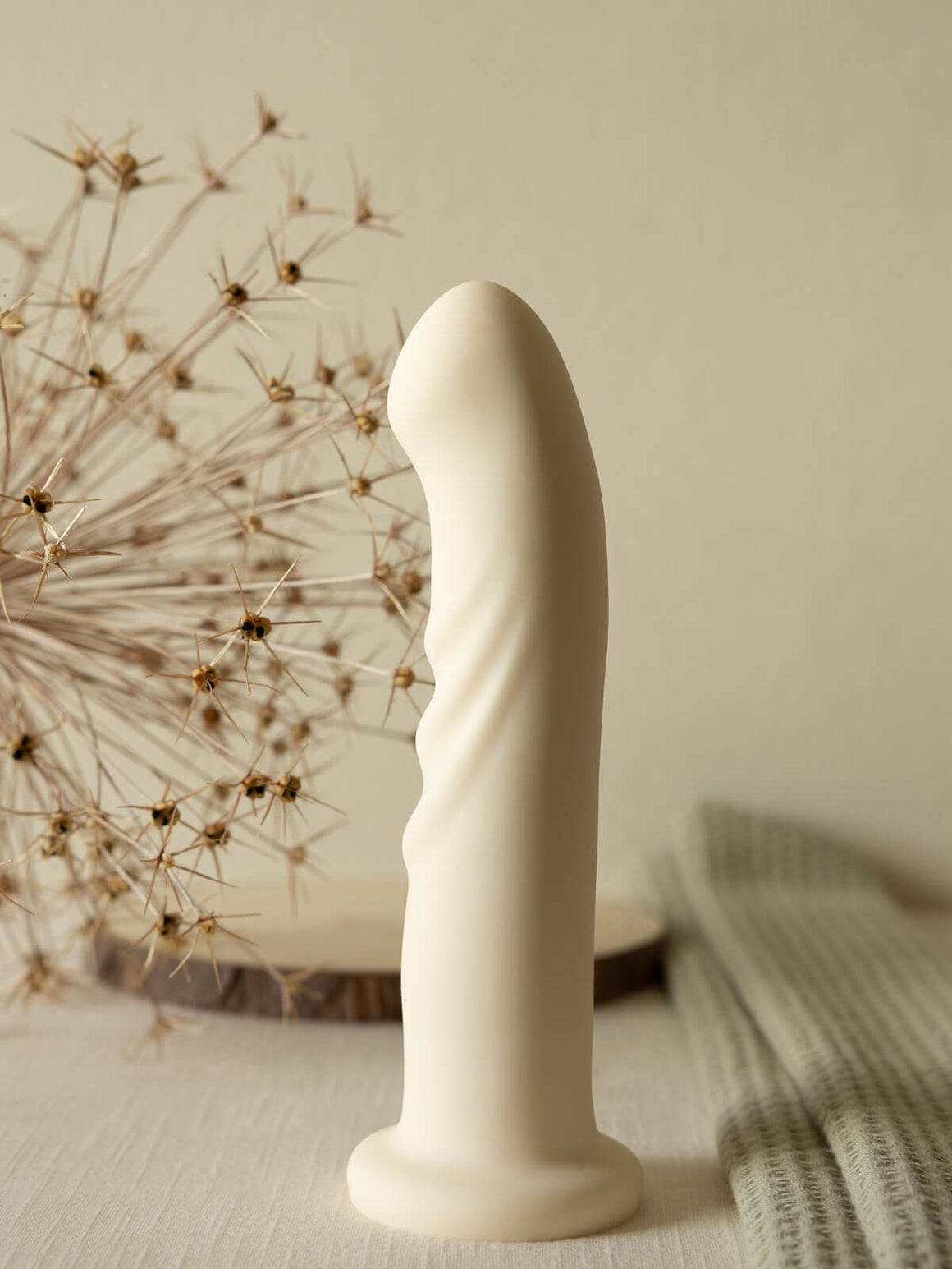 Dill-E | Suction Cup Thrusting Dildo with Vibration