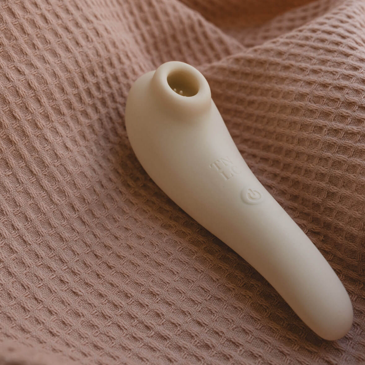 Jasmine | Elegant Clitoral Sucking Vibrator
