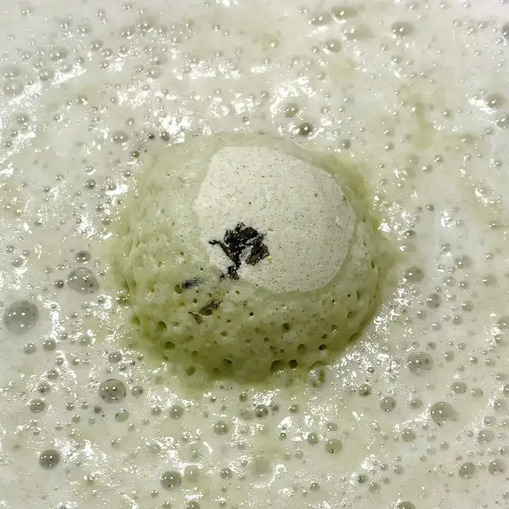 Organic Matcha Green Tea Large Bath Bomb – 8oz | Pure Drop