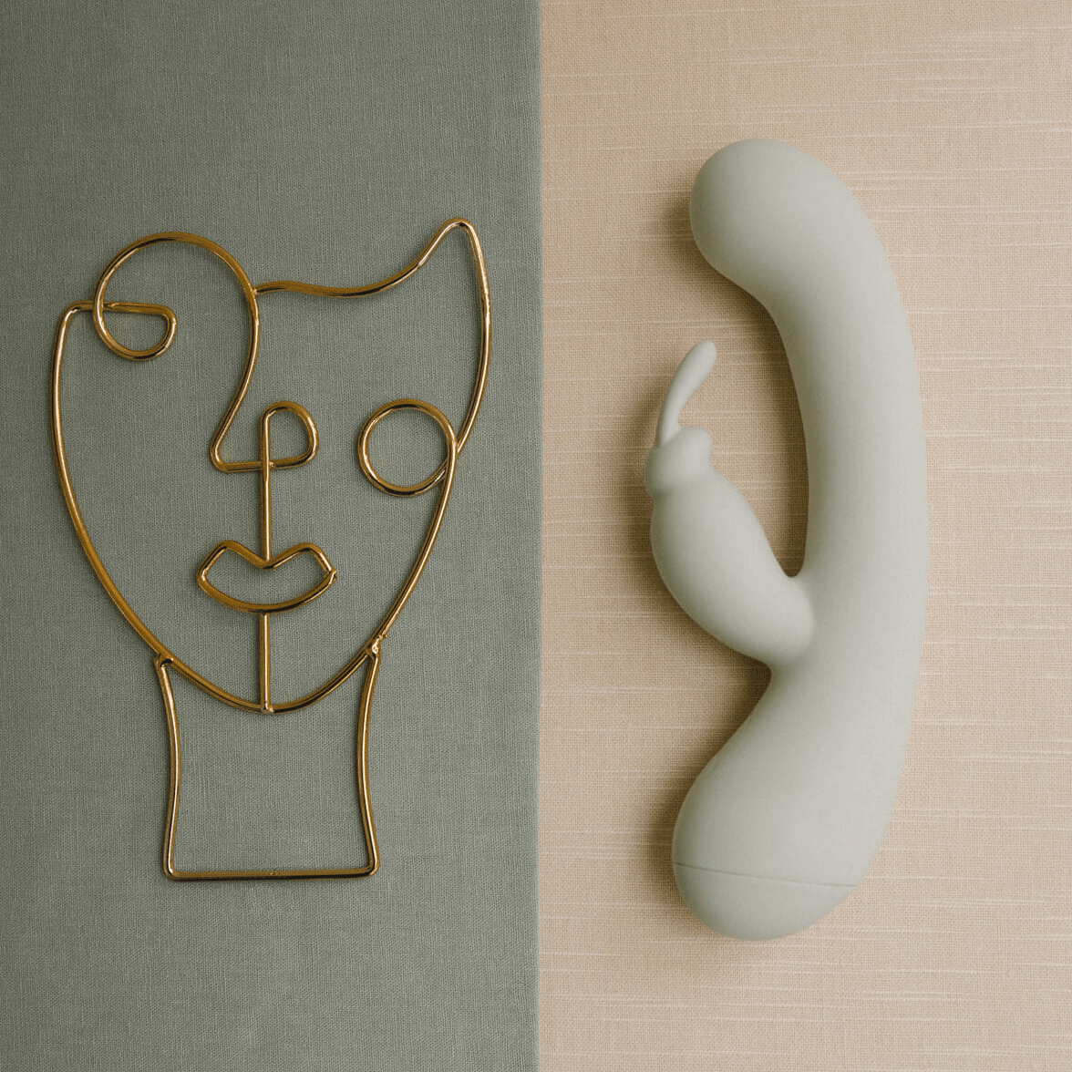Saro | Classic Rabbit Vibrating Dildo