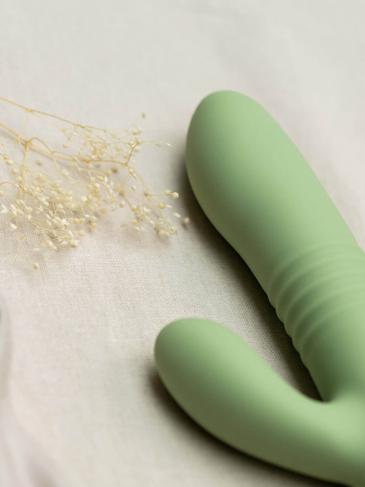 Yarrow | Thrusting Rabbit Vibrating Dildo