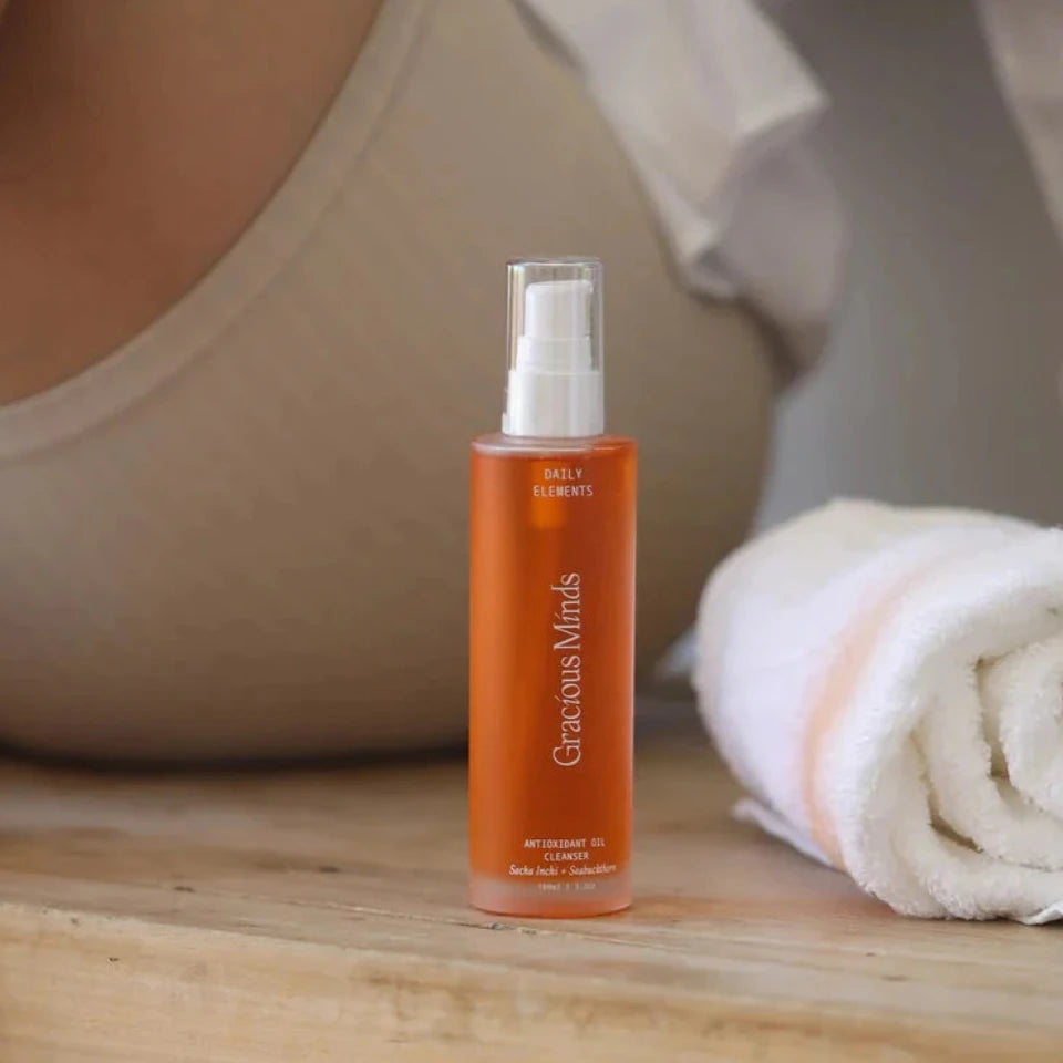 Daily Elements Antioxidant Oil to Instant Milk Cleanser