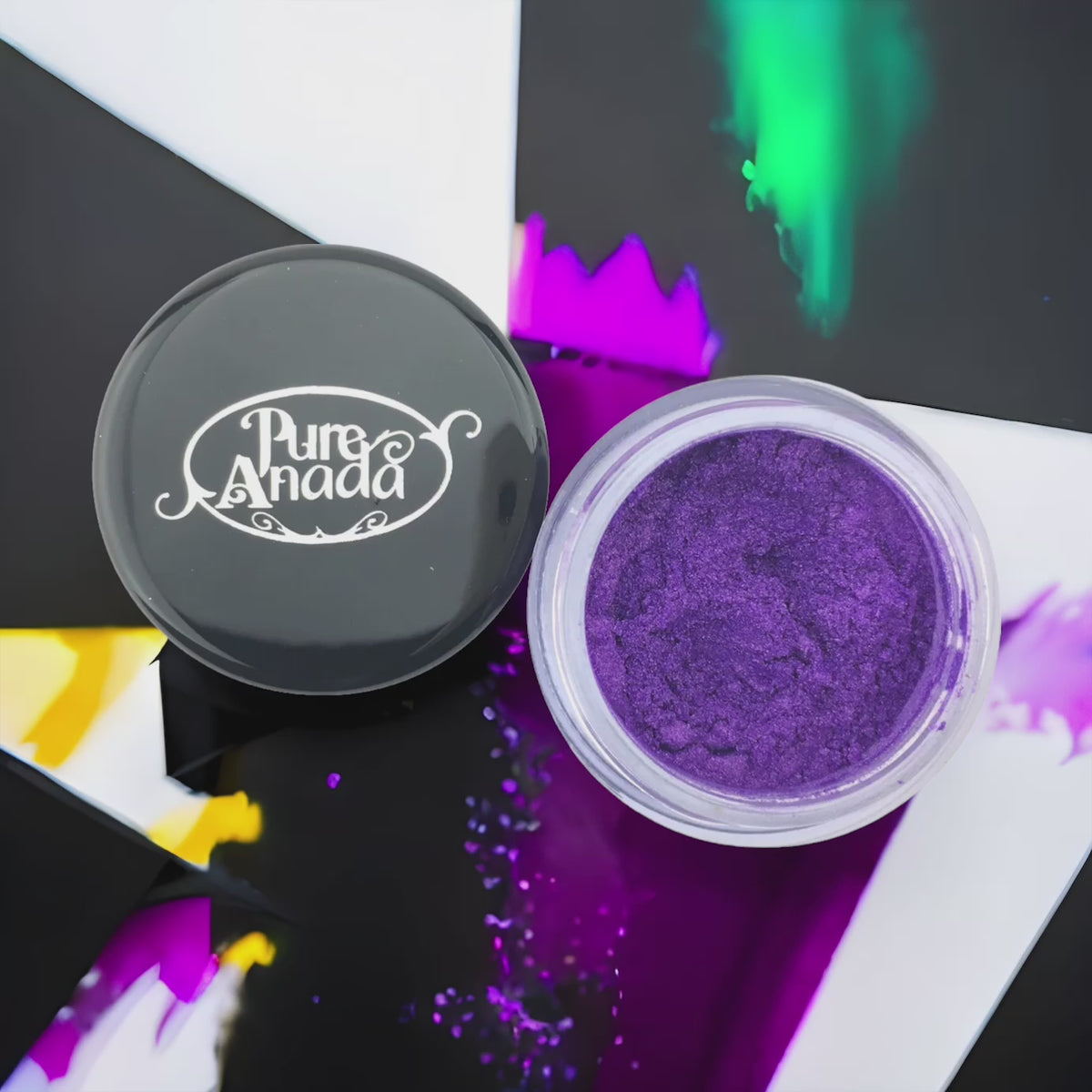 Load video: Tropikalny Fiolet - Pure Anada Naturalny Rozświetlający Cień do Oczu 1g